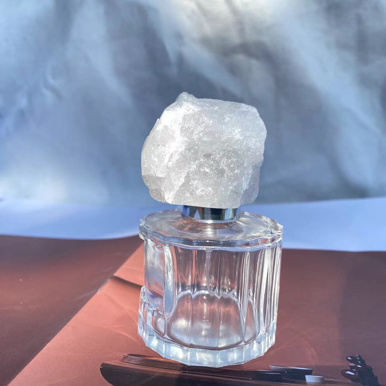 Raw Crystal Stone Cap & Gemstone Aromatherapy Perfume Bottle - 4