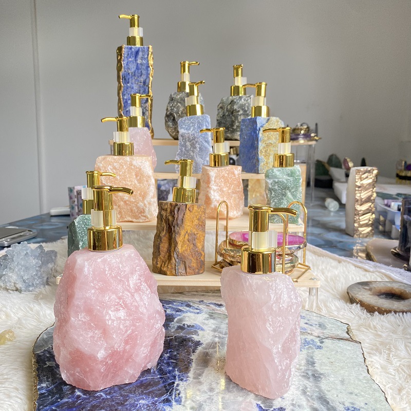 Light luxury, Nordic-style natural pink crystal press bottle — high-end jade.