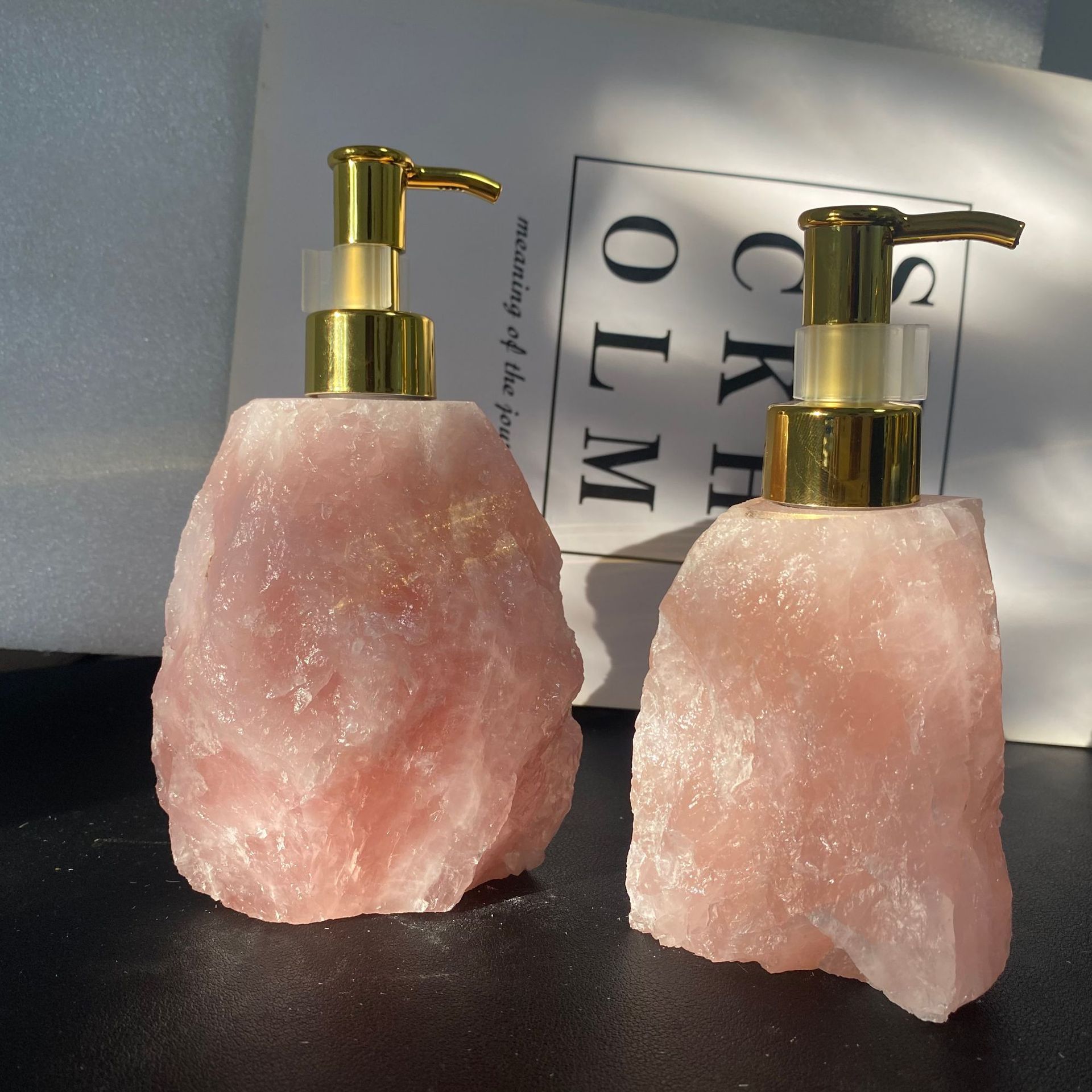 Light luxury, Nordic-style natural pink crystal press bottle — high-end jade. - 4