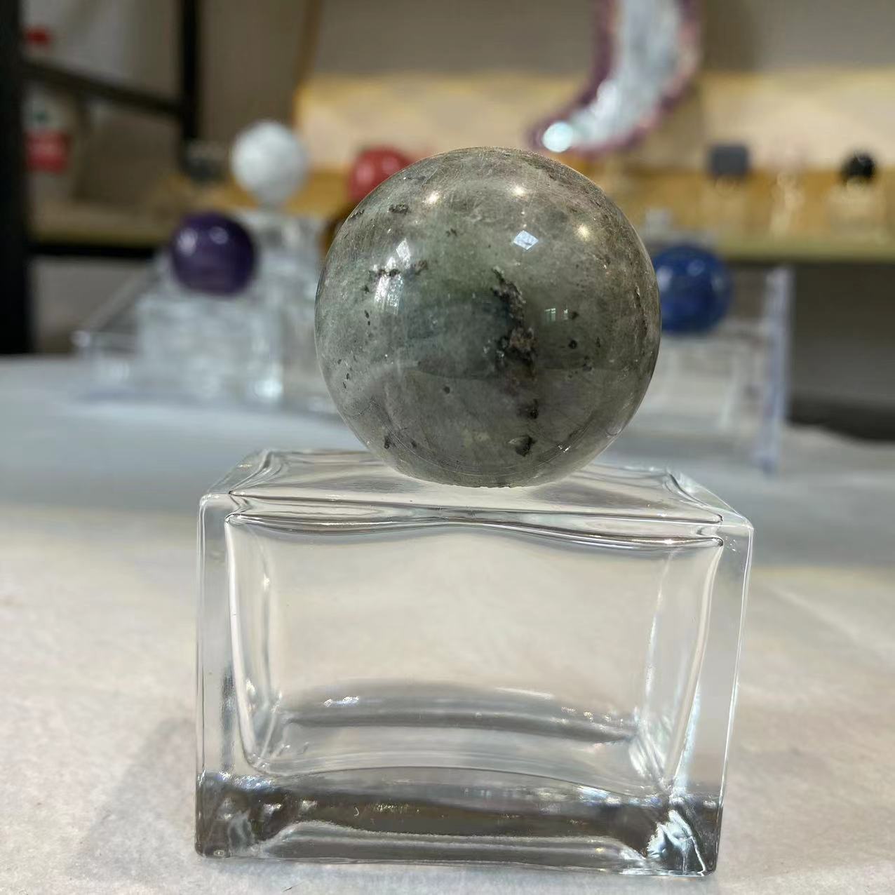 Raw stone pink crystal / amethyst spherical cap for perfume and aromatherapy bottles. - 9