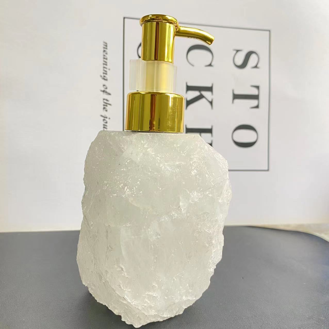 Light luxury, Nordic-style natural pink crystal press bottle — high-end jade. - 3