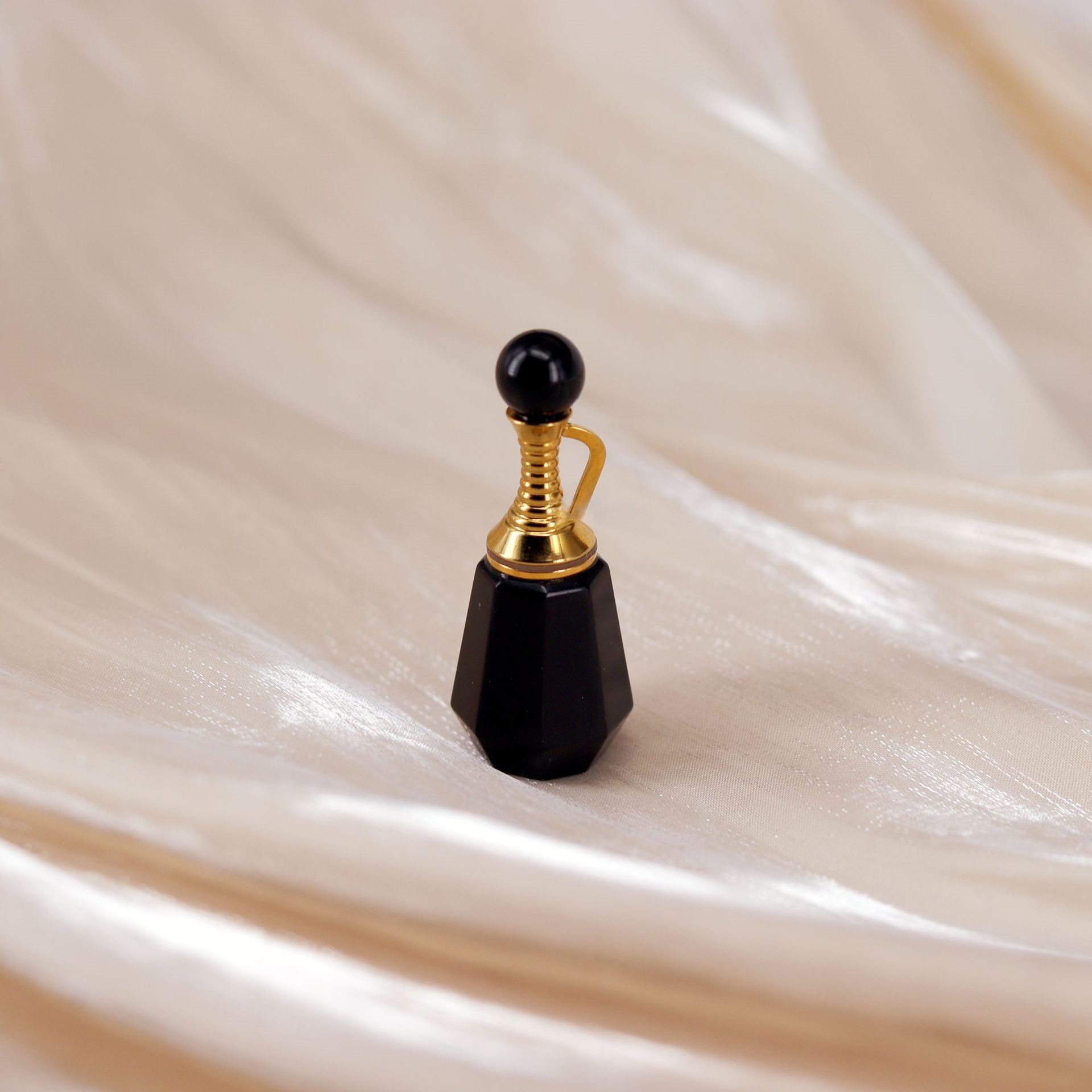 Teapot Crystal & Natural Stone Oil Perfume Pendant - 8